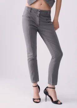 Pantaloni slim-fit