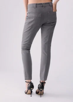 Pantaloni slim-fit