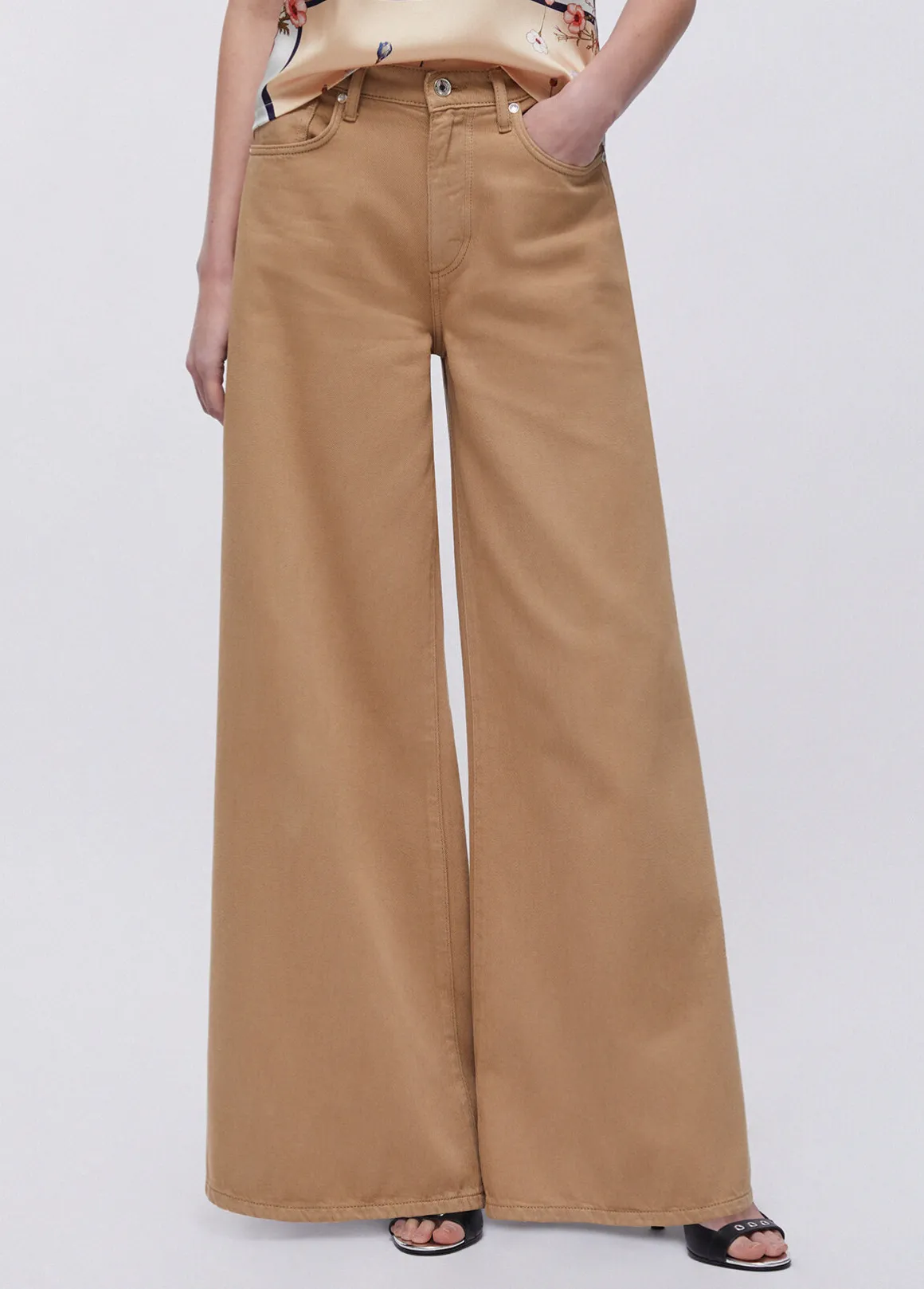 Pantaloni super flare a vita alta