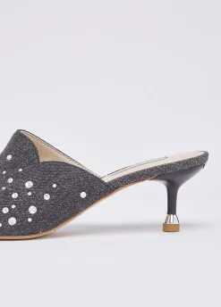 Sabot in denim con pietre gioiello