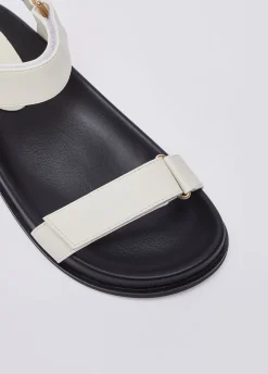 Sandali con fascette