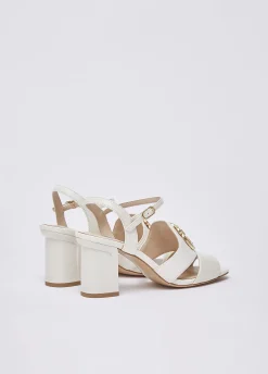 Sandali in pelle con tacco