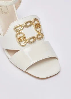 Sandali in pelle con tacco