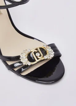 Sandali in vernice con logo gioiello