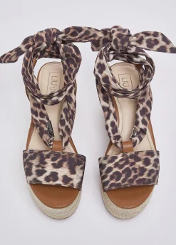Sandali zeppa con foulard