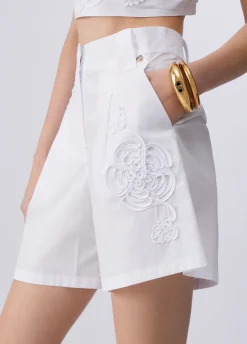 Short con ricamo