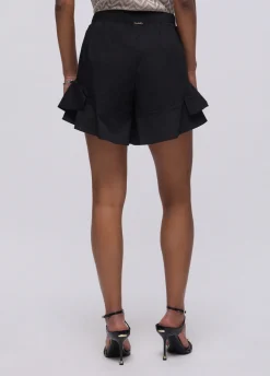 Shorts con volant