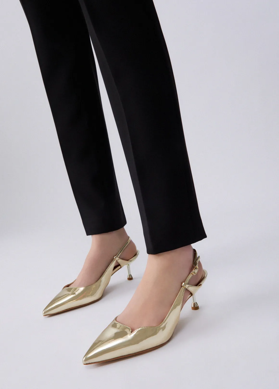 Slingback in laminato a specchio