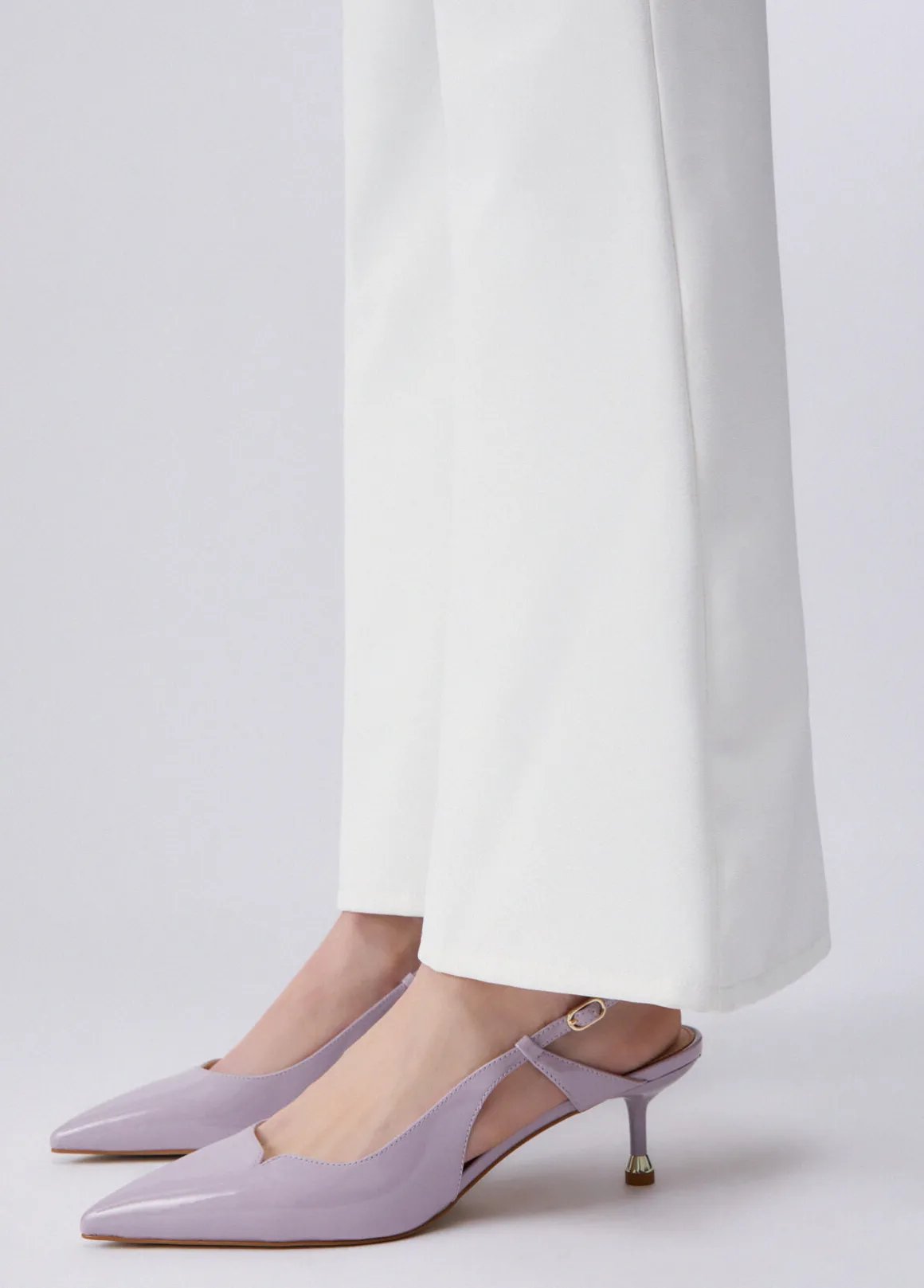 Slingback in vernice