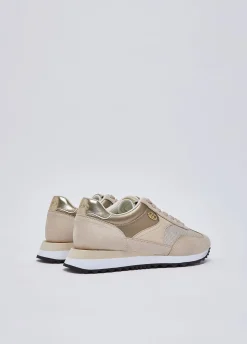 Sneakers in brighty mesh