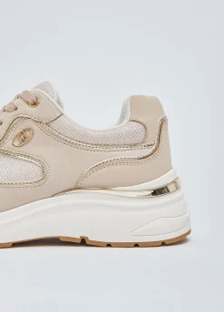 Sneakers in brighty mesh