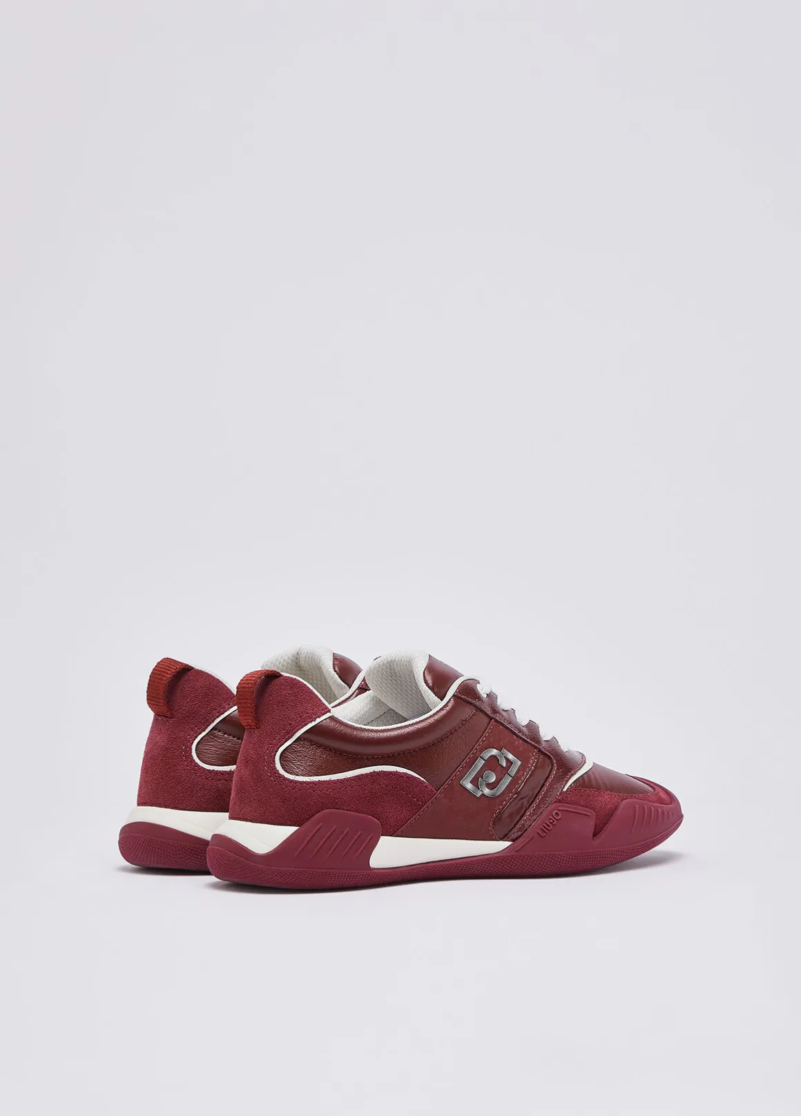 Sneakers in nylon e vernice