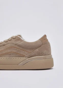 Sneakers in suede