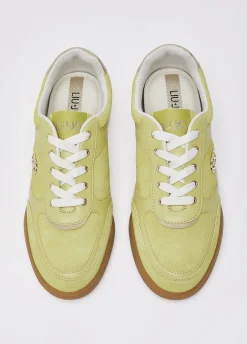 Sneakers in suede