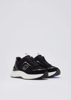 Sneakers in suede