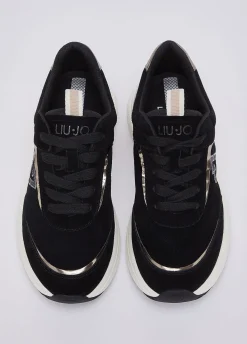 Sneakers in suede