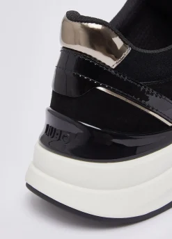 Sneakers in suede