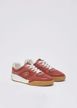 Sneakers in suede