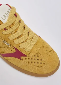 Sneakers in suede traforata