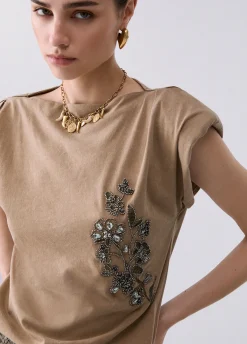 Top in jersey con ricamo