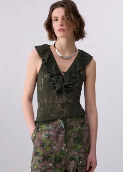 Top in pizzo con volant