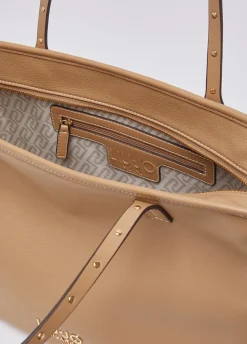 Tote bag media