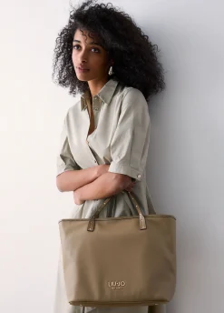 Tote bag media
