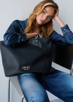 Tote bag media