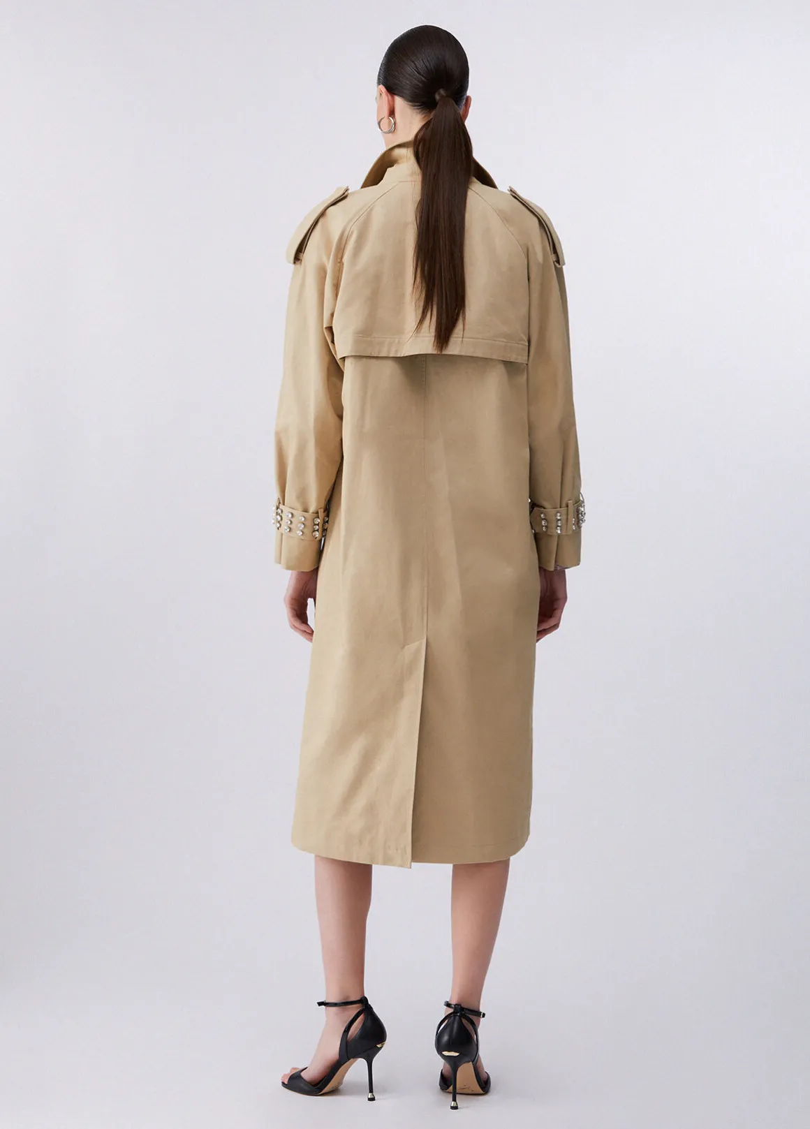 Trench con ricami gioiello