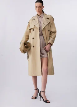 Trench con ricami gioiello