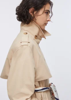 Trench lungo con foulard