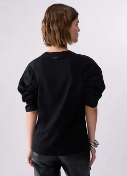 T-shirt bimateriale con maniche a sbuffo