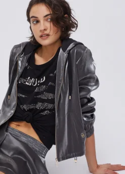 T-shirt con applicazioni