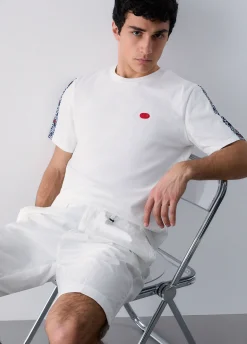 T-shirt con inserto stampato