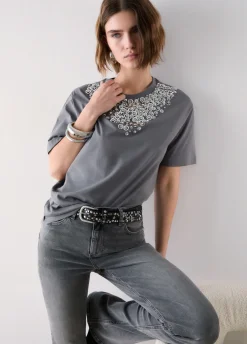T-shirt con ricami gioiello