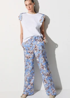 T-shirt con spalline imbottite