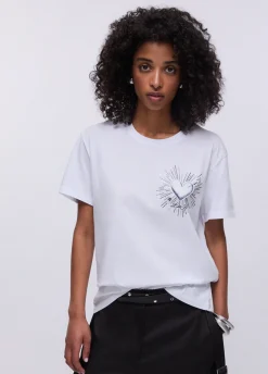 T-shirt con stampa e applicazioni