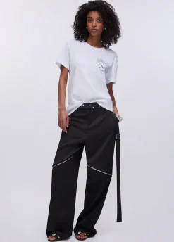 T-shirt con stampa e applicazioni
