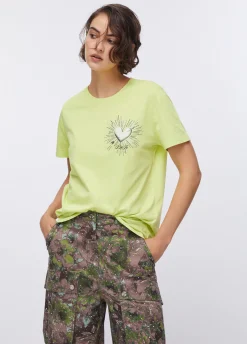 T-shirt con stampa e applicazioni