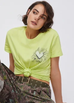 T-shirt con stampa e applicazioni