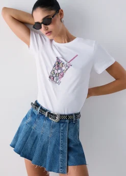 T-shirt con stampa e applicazioni