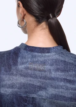 T-shirt cropped effetto denim