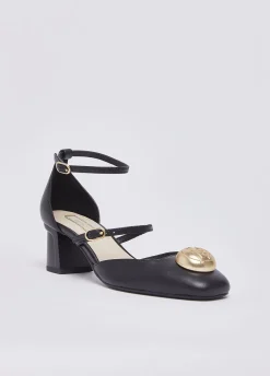 Two pieces in pelle