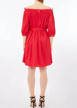 Vestito corto con spalle scoperte